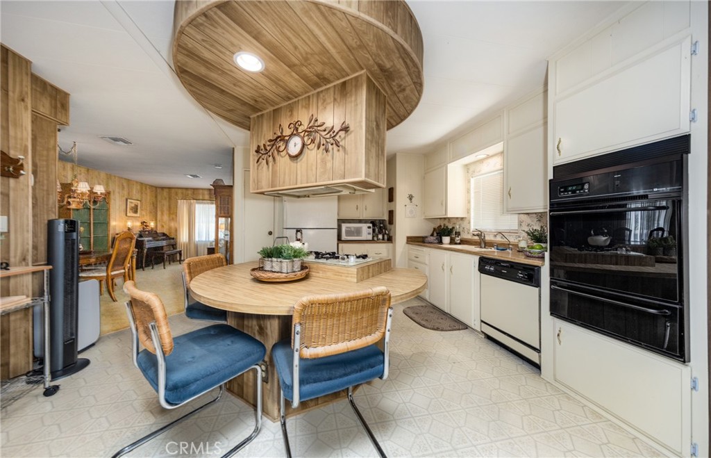 1423 Century Street Redlands, CA 92374 - Photo 8 of 23