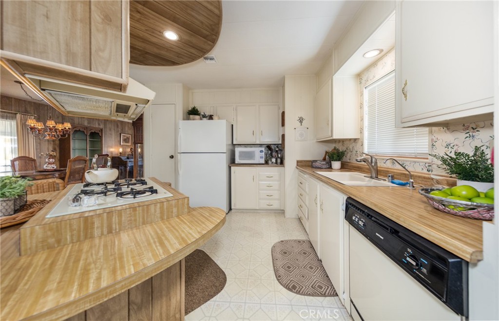 1423 Century Street Redlands, CA 92374 - Photo 9 of 23