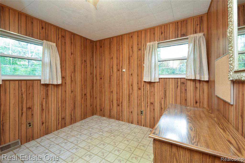 2555 South Livernois Road Rochester Hills, MI 48307 - Photo 7 of 17