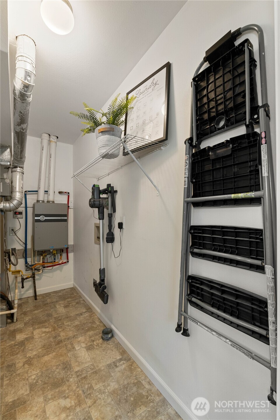 1211 Maybelle Street Sumner, WA 98390 - Photo 4 of 38 a view of livingroom with hardwood floor and hallway