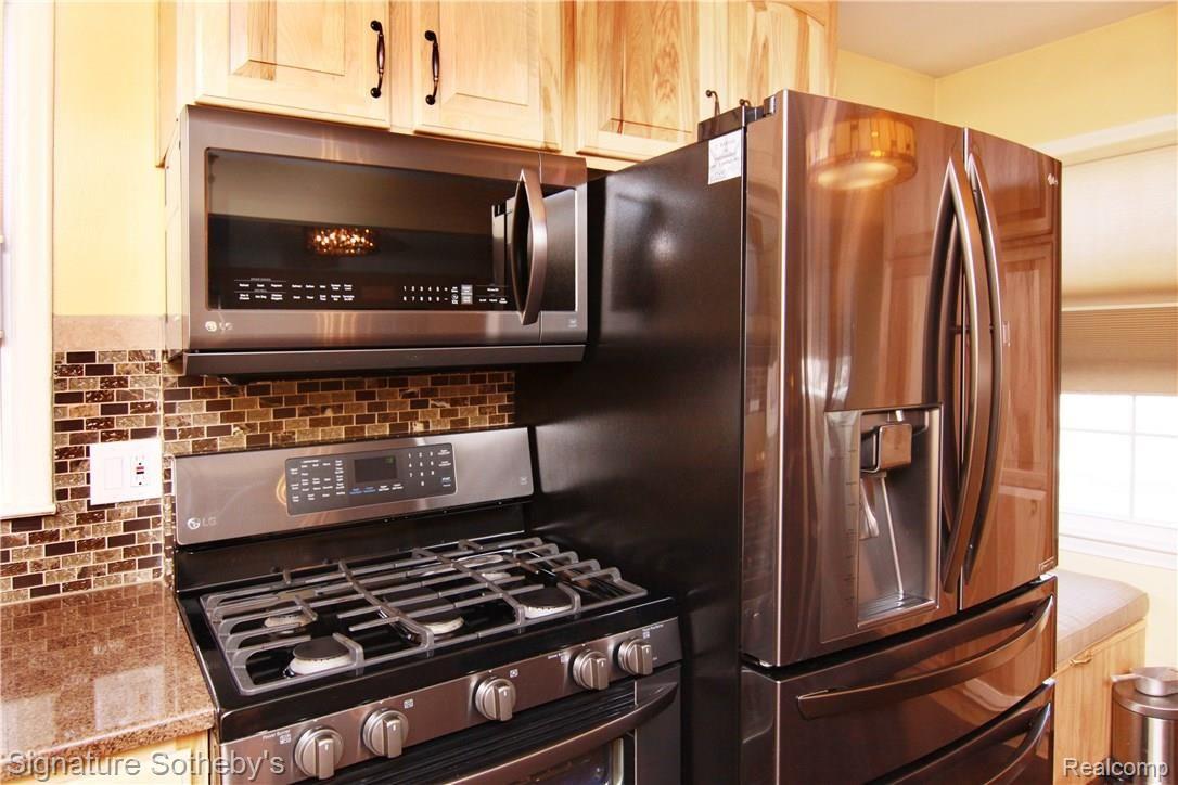 1861 Columbia Road Berkley, MI 48072 - Photo 5 of 22 IMG_3782-r.jpg