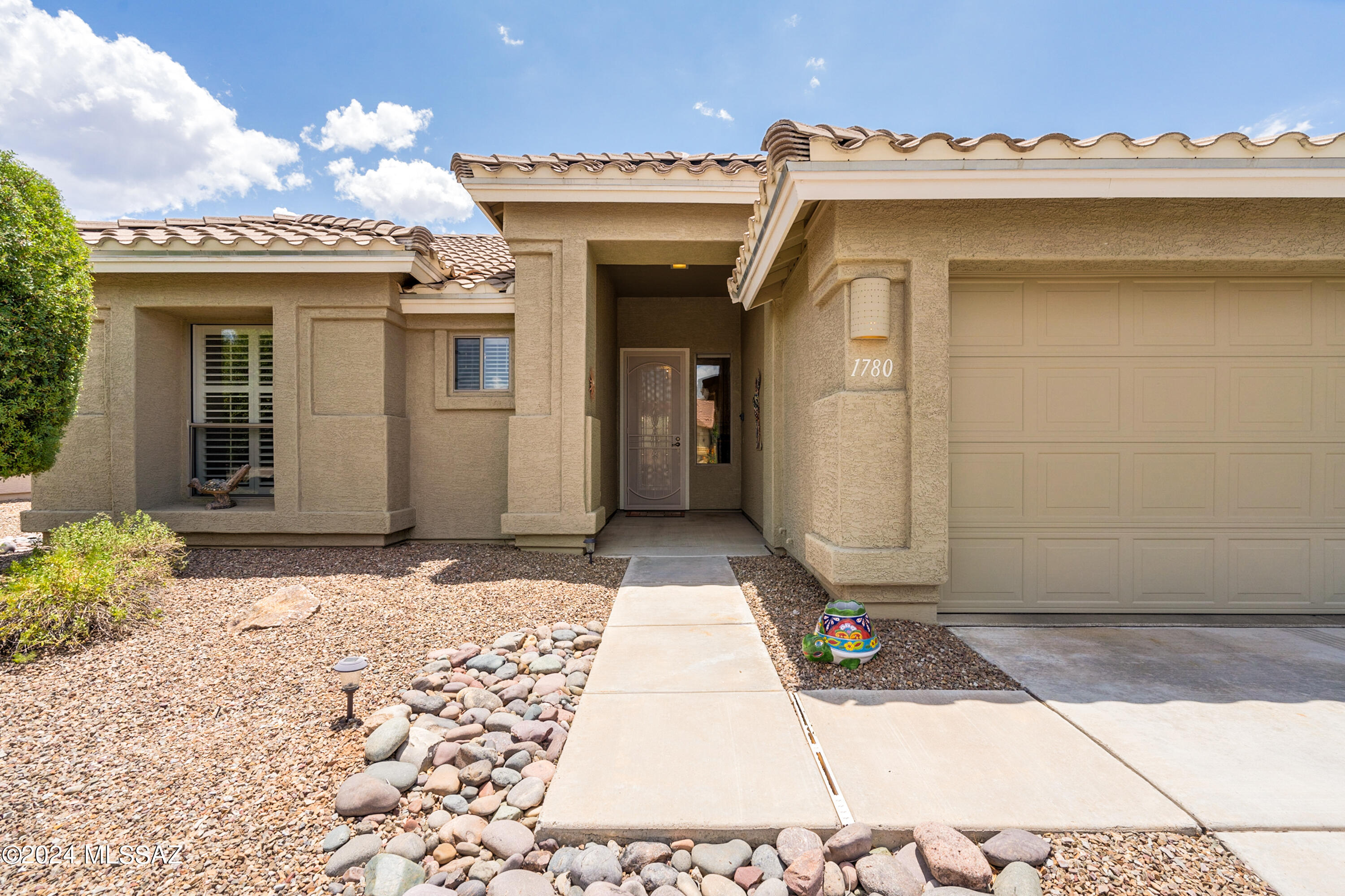 1780 East Redstart Road Green Valley, AZ 85614 - Photo 3 of 49