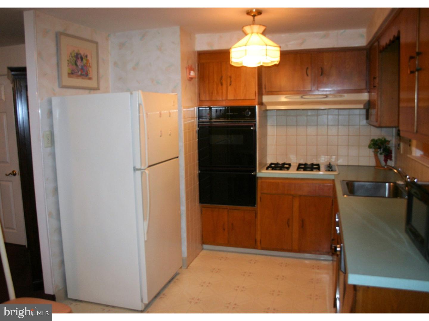 2710 Welsh Road Philadelphia, PA 19152 - Photo 4 of 25 Kitchen