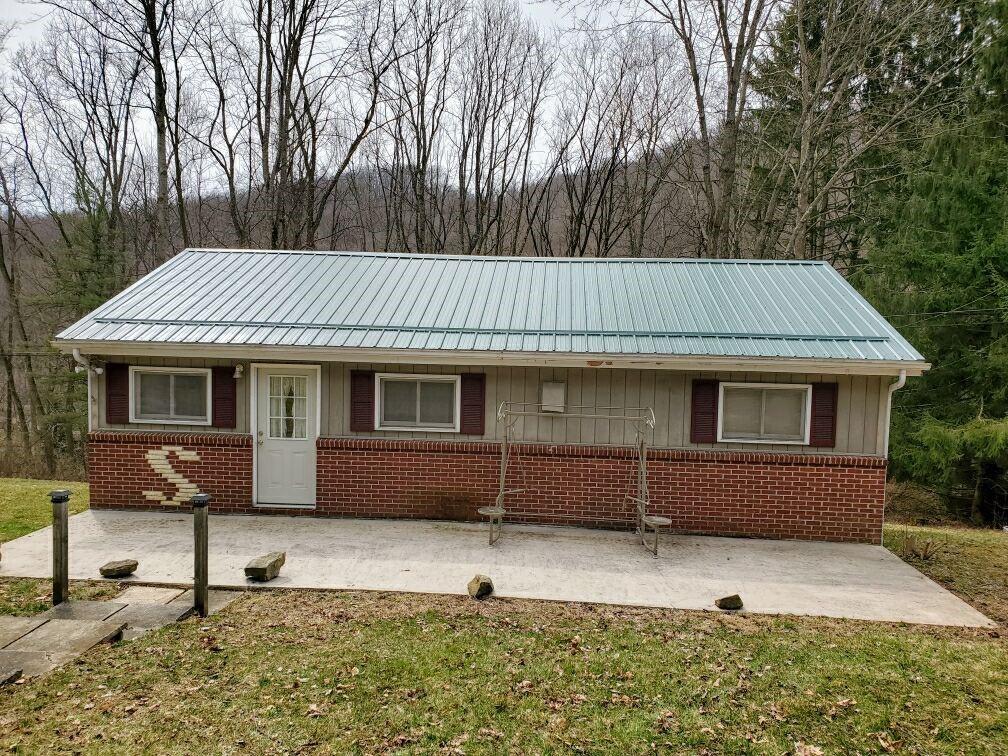154 Eicher Road Confluence, PA 15424 - Photo 3 of 14