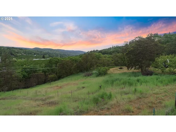 $199,000 | 1832 Cherry Heights Road, The Dalles, OR 97058