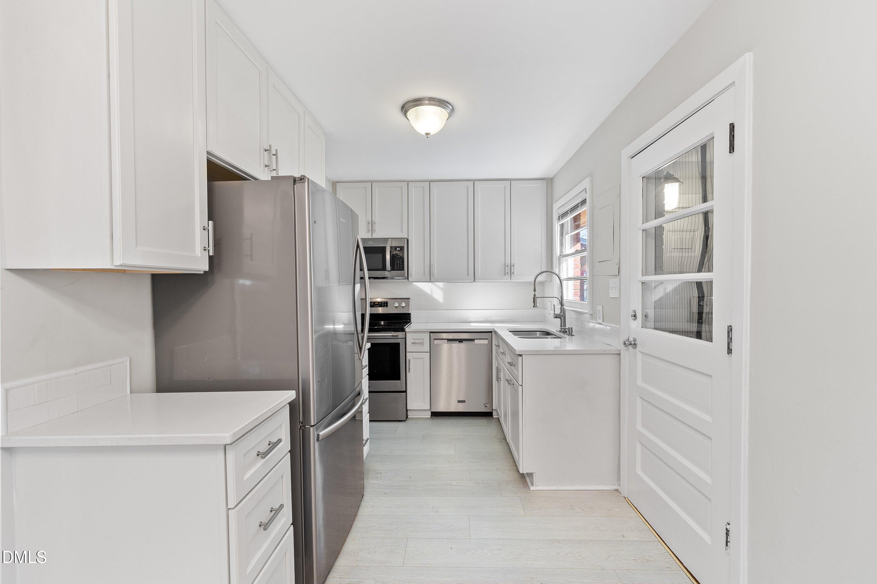 223 Adams Street Cary, NC 27513 - Photo 12 of 30 13-223 Adams_9635