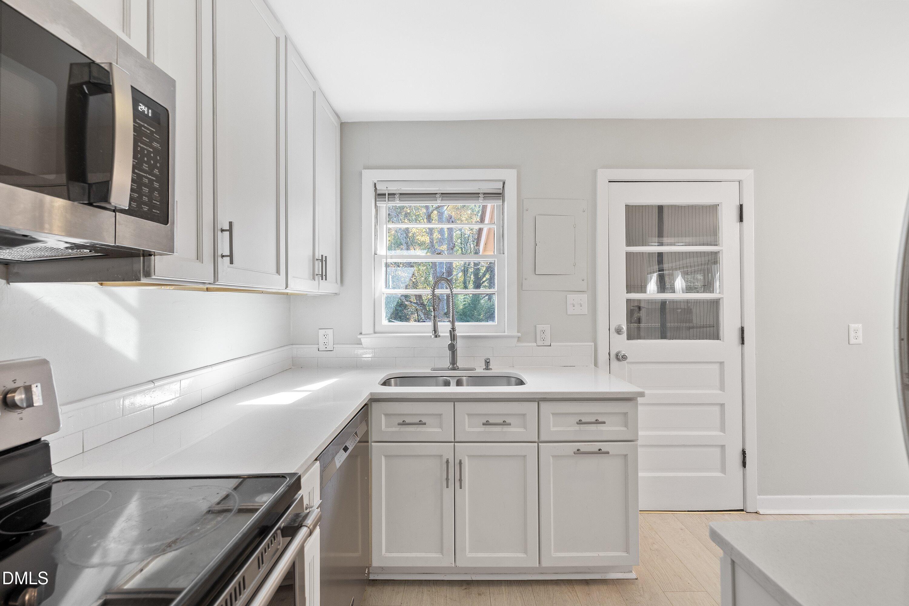 223 Adams Street Cary, NC 27513 - Photo 14 of 30 16-223 Adams_9650