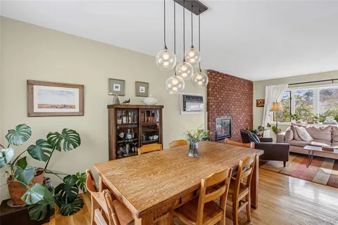 $699,999 | 228 8th Street, Bethpage, NY 11714