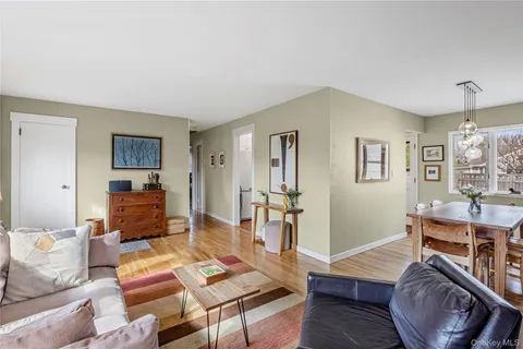 $699,999 | 228 8th Street, Bethpage, NY 11714