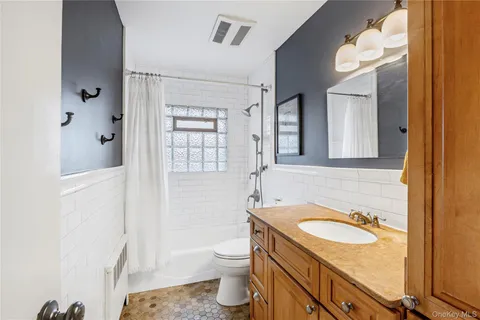 $699,999 | 228 8th Street, Bethpage, NY 11714