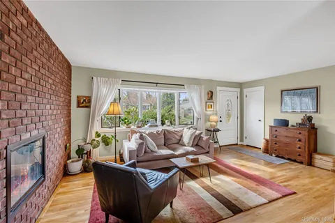 $699,999 | 228 8th Street, Bethpage, NY 11714