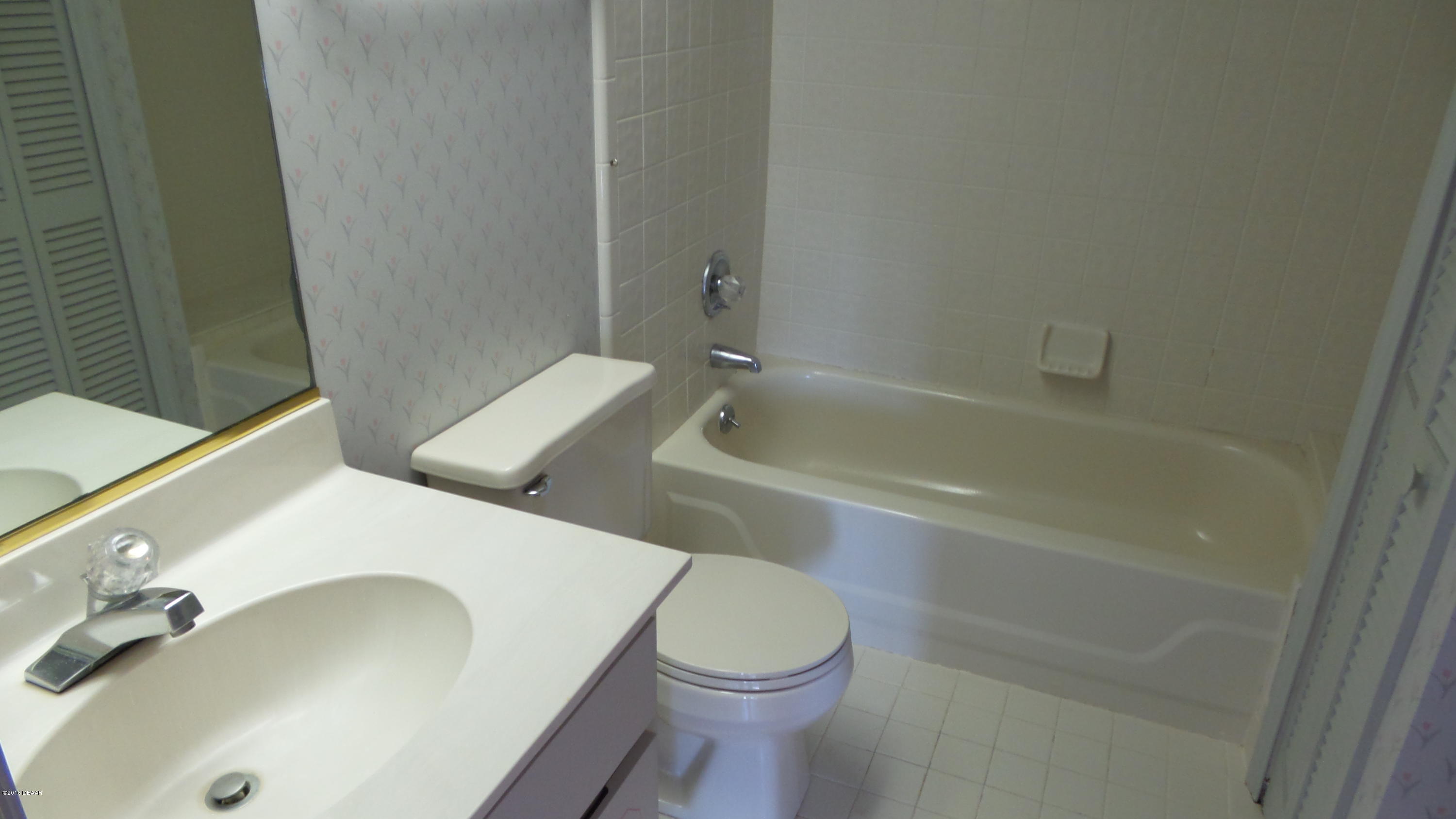 596 North Nova Road, Unit 306 Ormond Beach, FL 32174 - Photo 22 of 28 20160311_151713