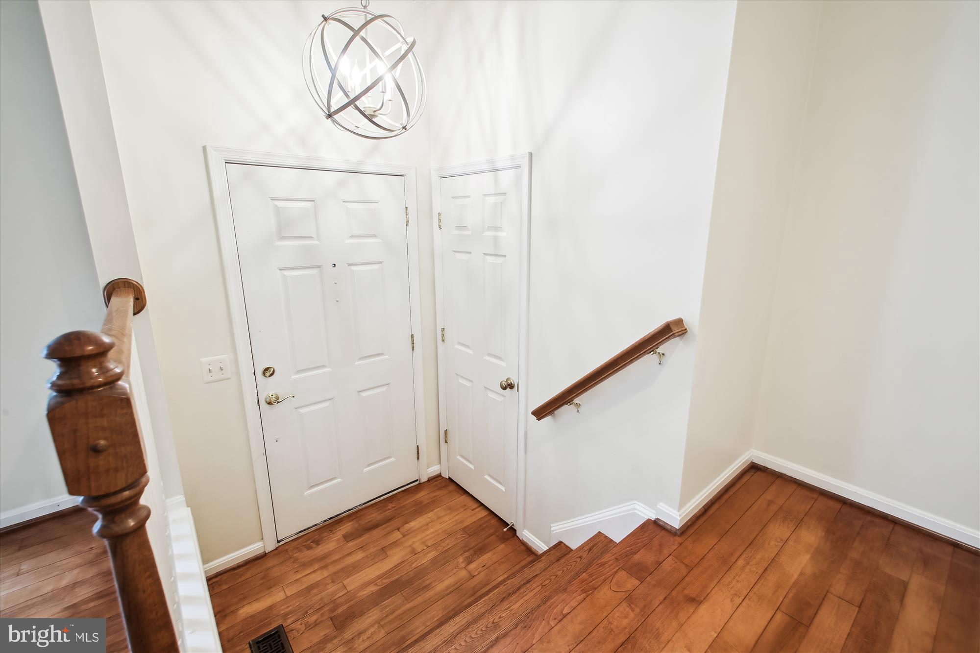 707 Howards Loop Annapolis, MD 21401 - Photo 2 of 33
