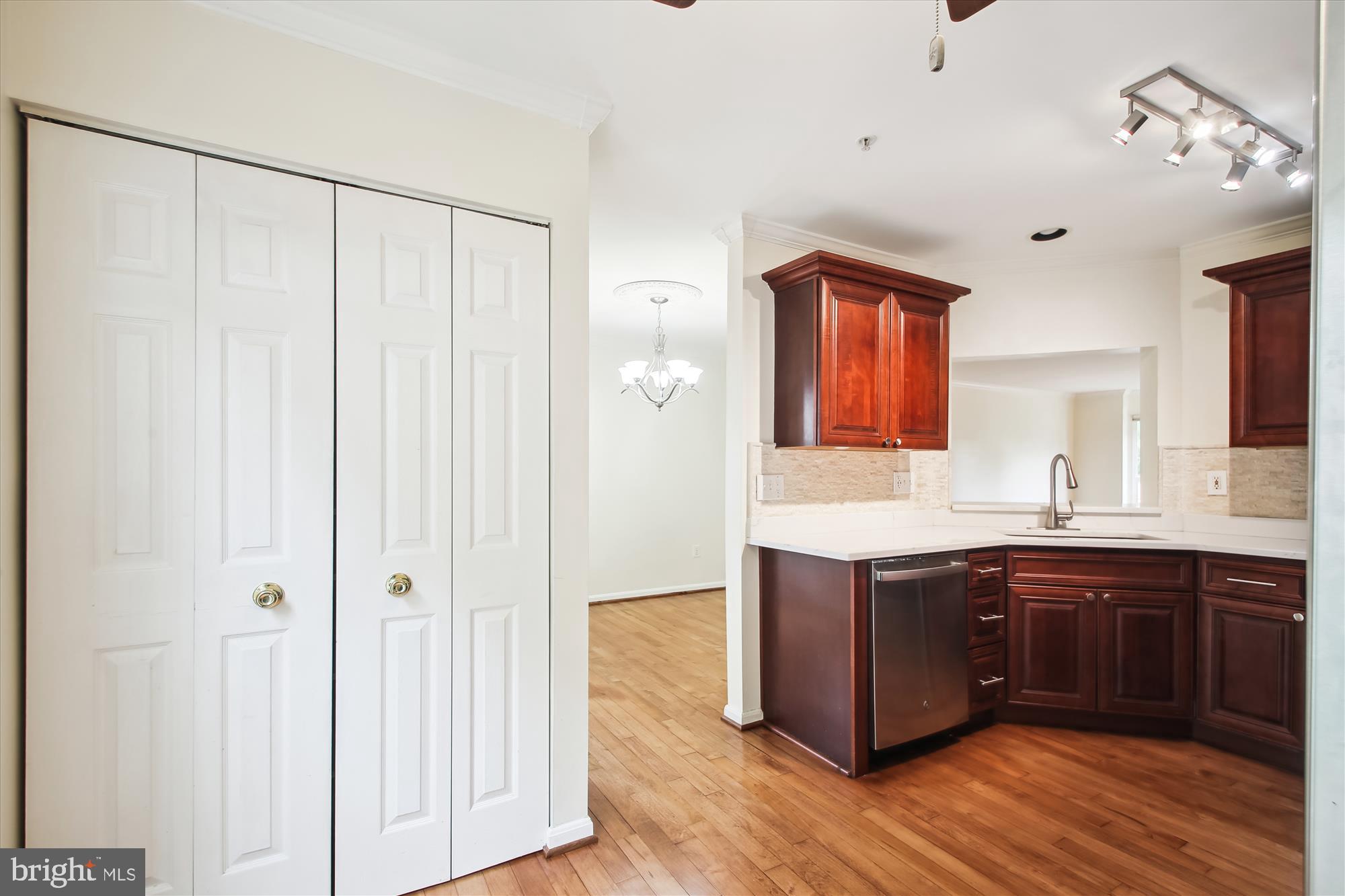 707 Howards Loop Annapolis, MD 21401 - Photo 5 of 33