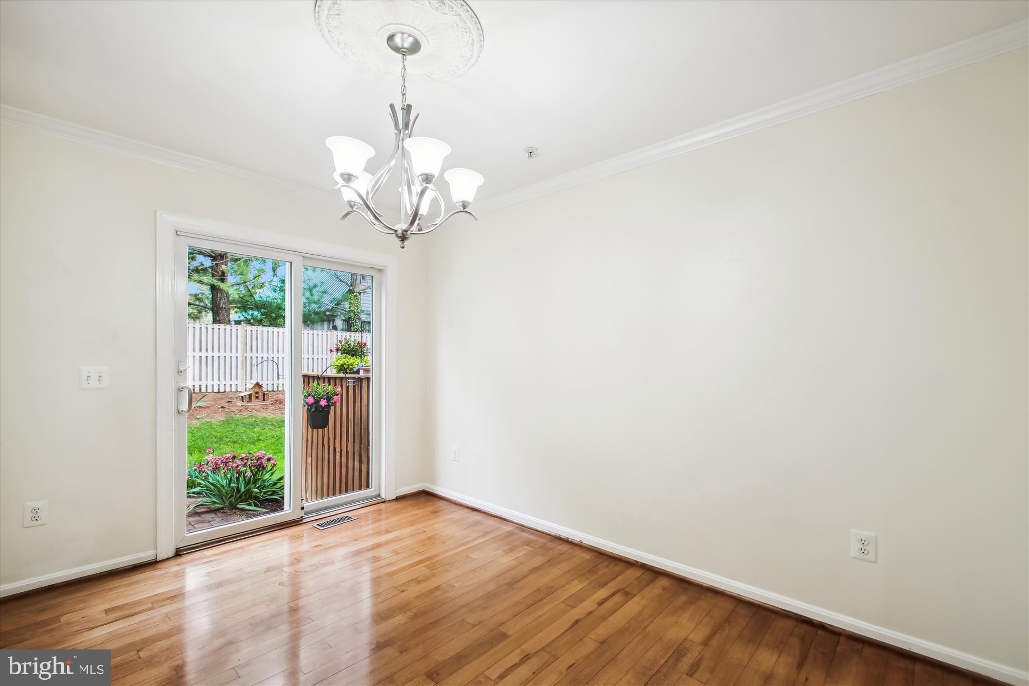 707 Howards Loop Annapolis, MD 21401 - Photo 6 of 33