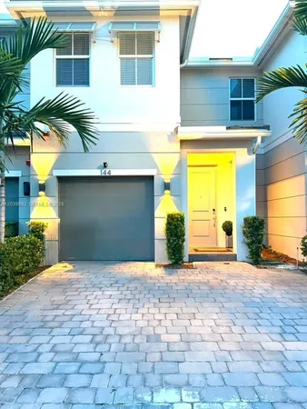 $3,600 | 144 Southwest 171st Avenue, Unit 144, Pembroke Pines, FL 33027