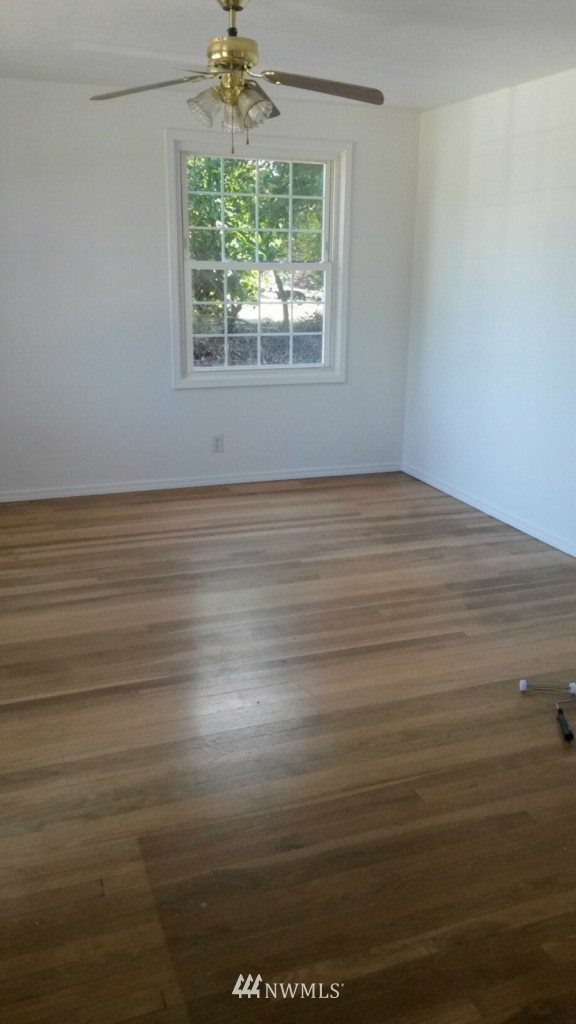 12053 70th Avenue South Seattle, WA 98178 - Photo 2 of 12