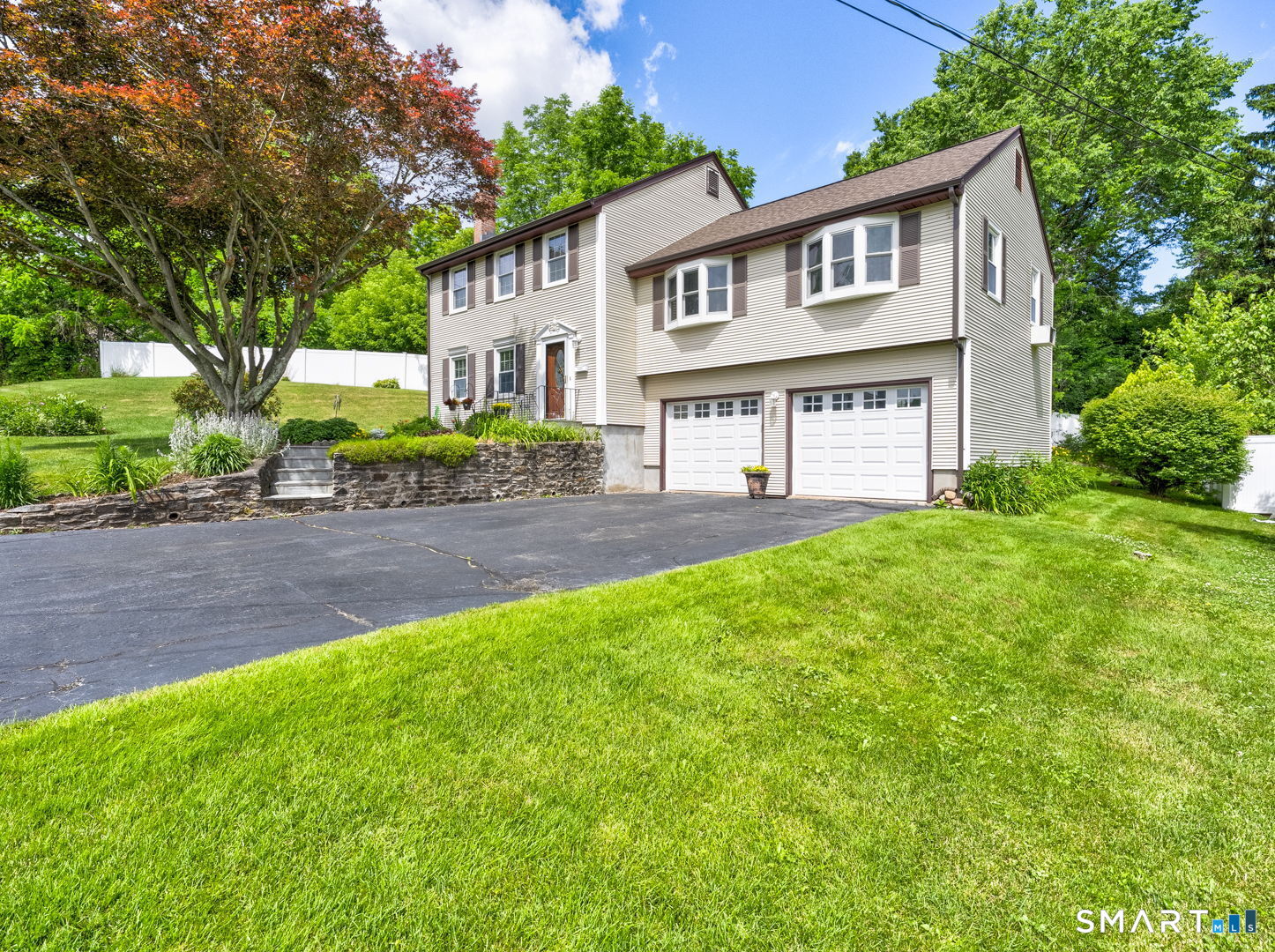 4 Lee Circle Bloomfield, CT 06002 - Photo 1 of 38