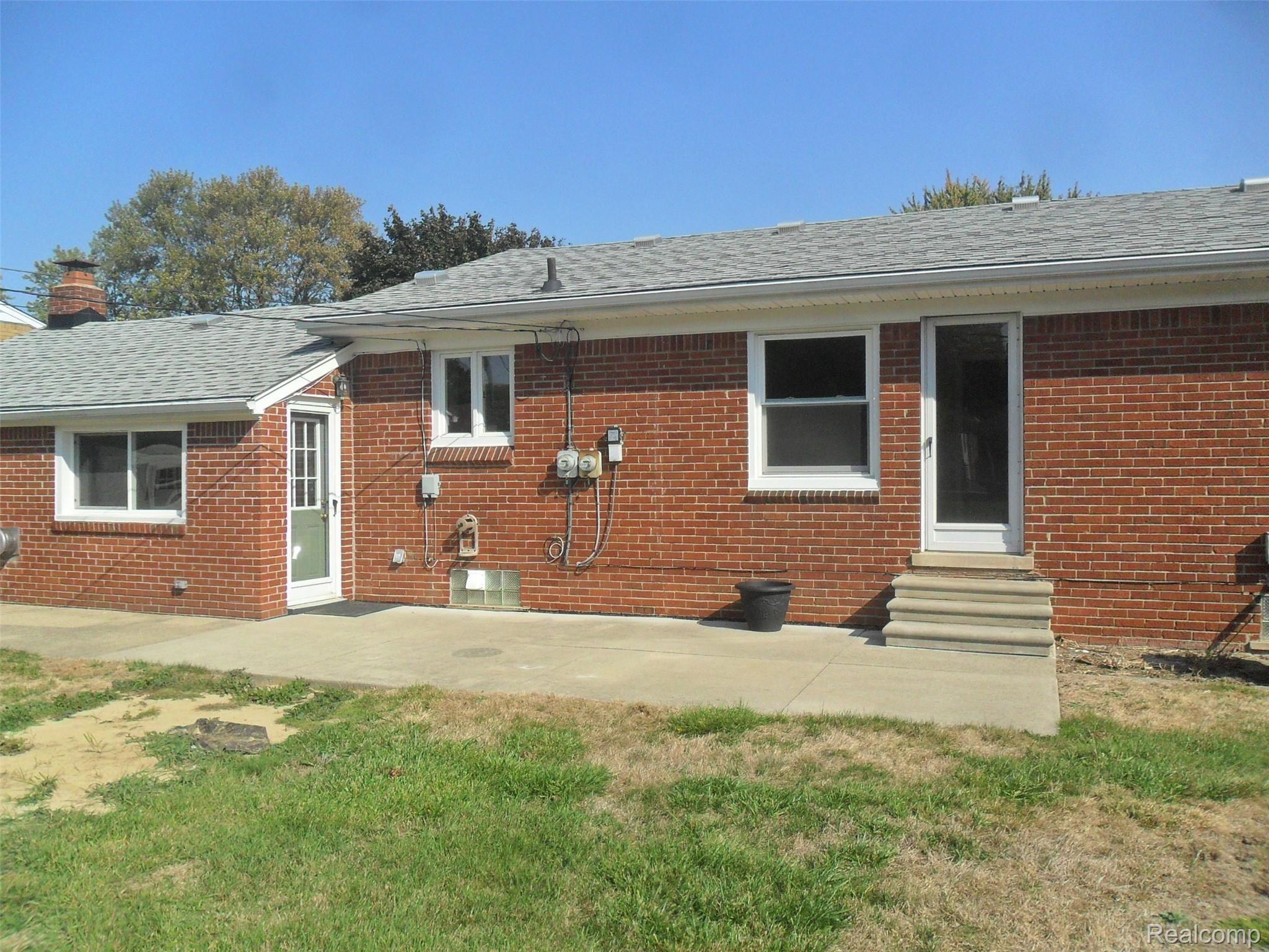 9688 Reeck Road Allen Park, MI 48101 - Photo 3 of 28 SAM_9560.JPG