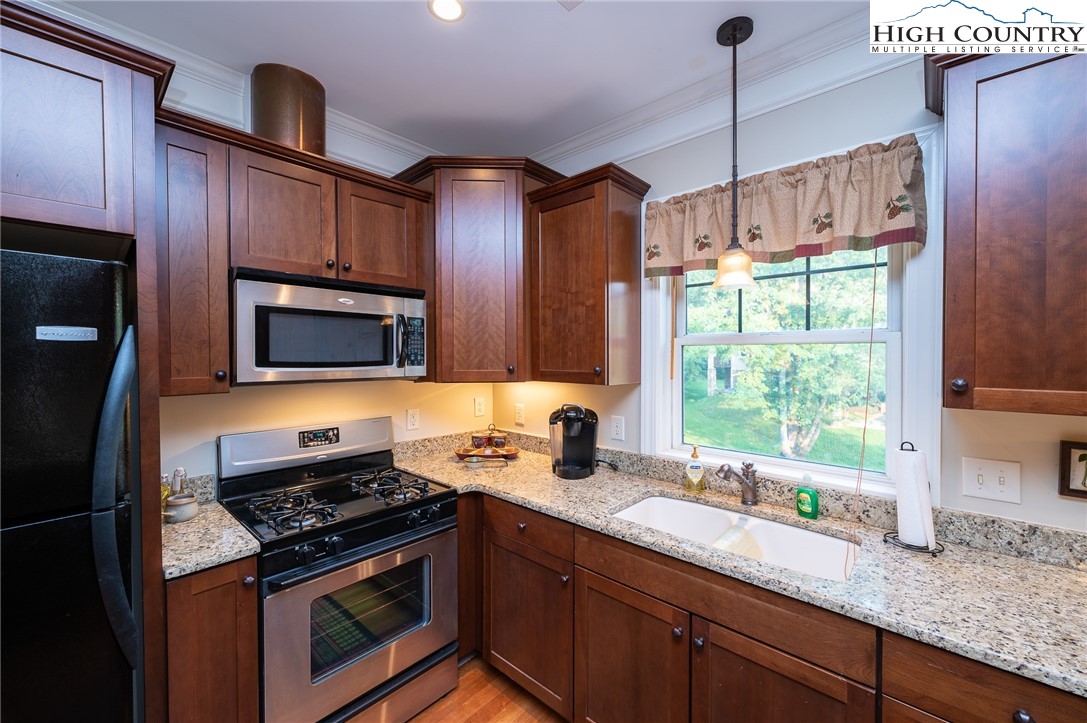 216 Dale Street, Unit 302 Boone, NC 28607 - Photo 19 of 40 Gallery Image 19