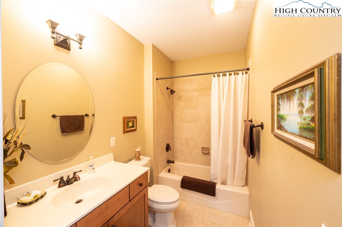 216 Dale Street, Unit 302 Boone, NC 28607 - Photo 30 of 40 Gallery Image 30