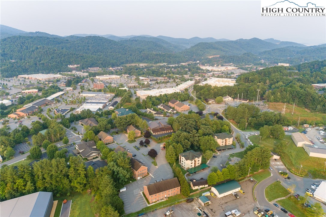 216 Dale Street, Unit 302 Boone, NC 28607 - Photo 38 of 40 Gallery Image 38