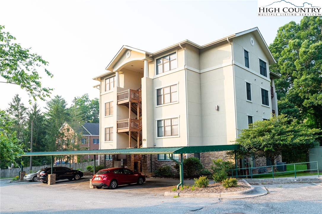 216 Dale Street, Unit 302 Boone, NC 28607 - Photo 40 of 40 Gallery Image 40