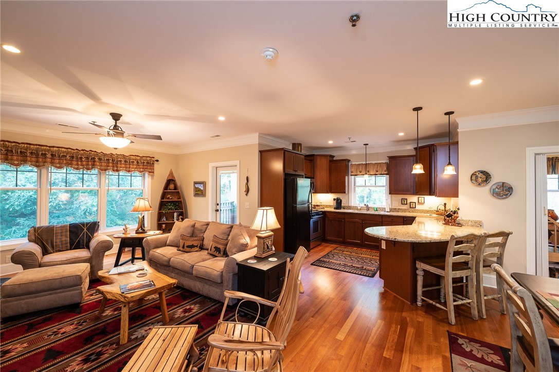 216 Dale Street, Unit 302 Boone, NC 28607 - Photo 9 of 40 Gallery Image 9