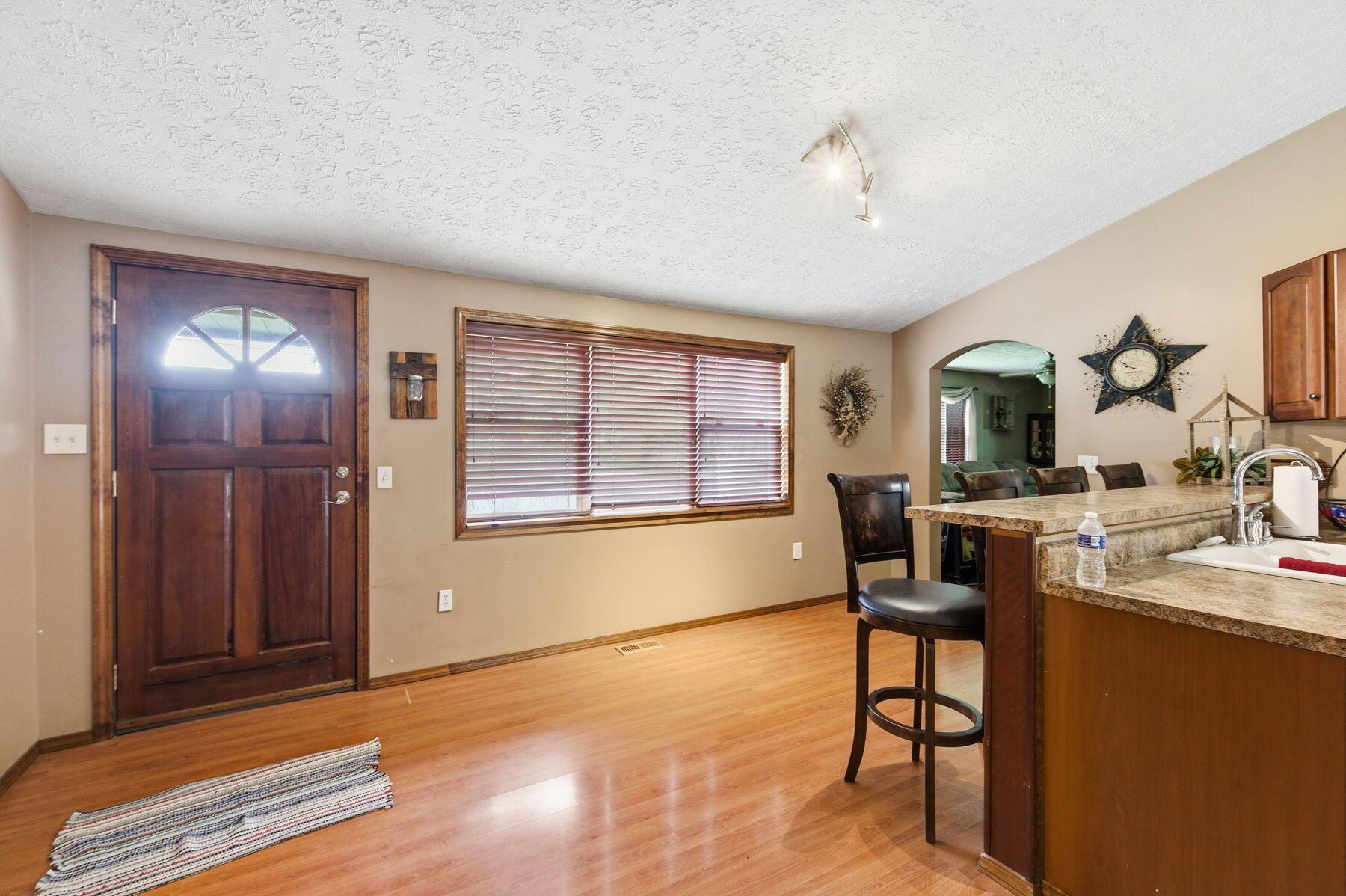 1691 Dyer Road Grove City, OH 43123 - Photo 20 of 108 entry view