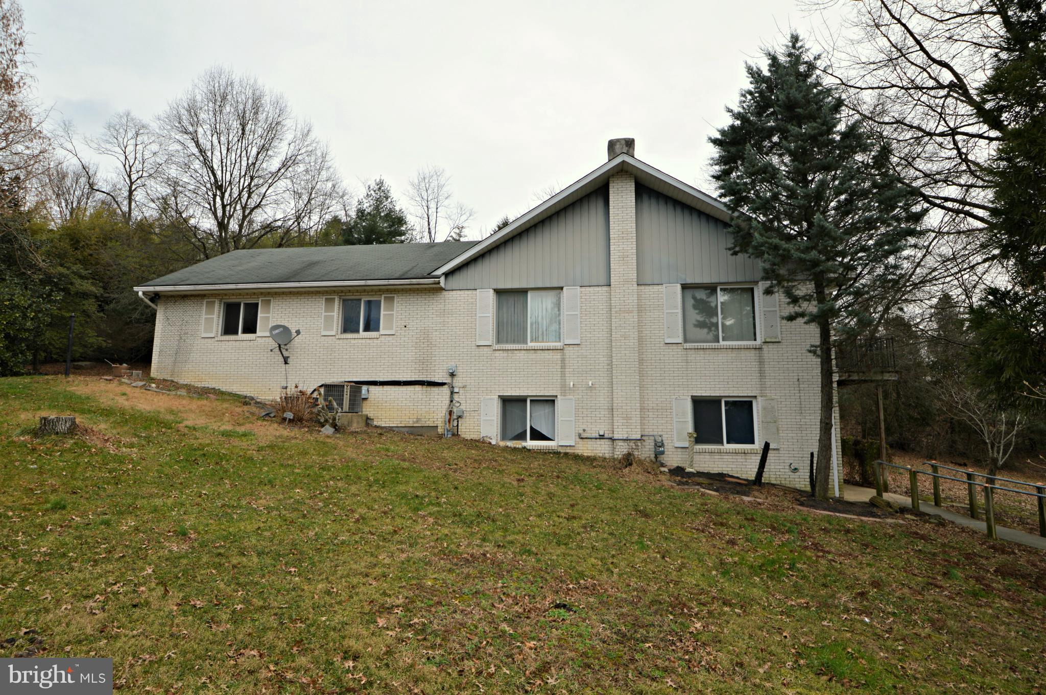 1249 Ridgewood Road York, PA 17406 - Photo 4 of 34 Gallery Image 4