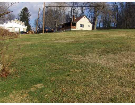 33 Coppola Road Cecil, PA 15321 - Photo 5 of 18 Yard/Garden.