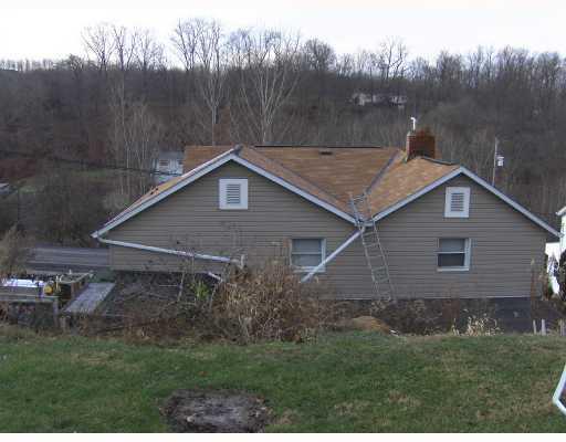 33 Coppola Road Cecil, PA 15321 - Photo 6 of 18 Exterior Back.