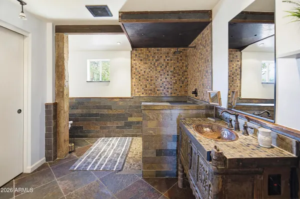 $1,375,000 | 4030 East Stanford Drive, Phoenix, AZ 85018