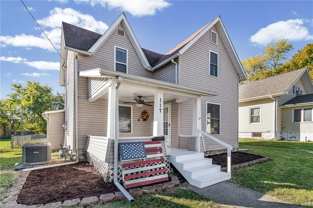 $165,000 | 117 West Prospect Street, Cameron, MO 64429