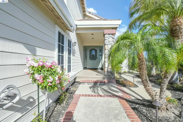 $979,000 | 1001 St Andrews Drive, Discovery Bay, CA 94505