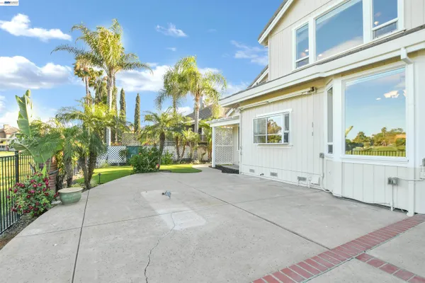 $979,000 | 1001 St Andrews Drive, Discovery Bay, CA 94505