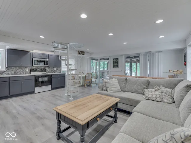 $729,900 | 6930 Eagle Drive, Nineveh, IN 46164