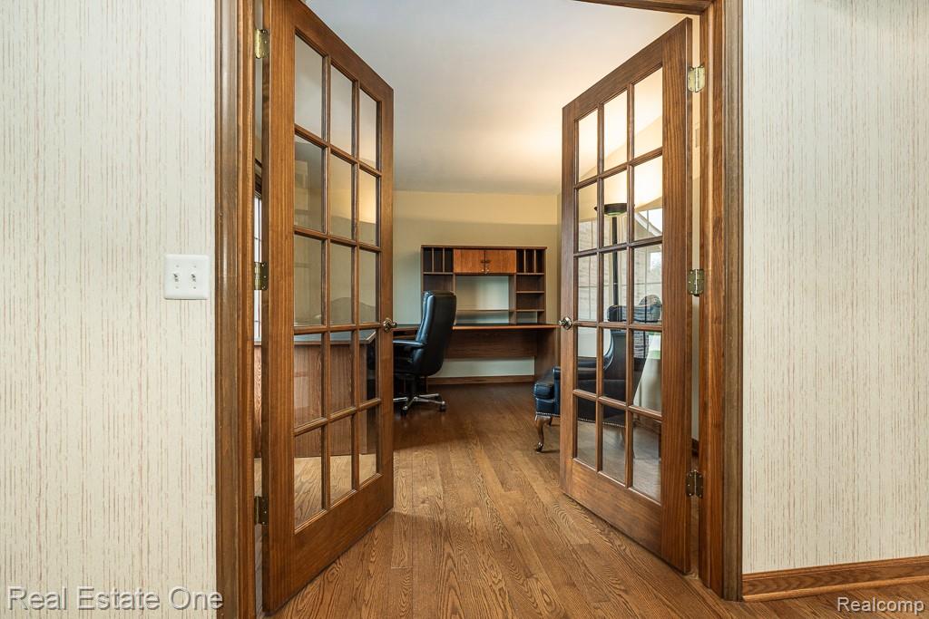 1020 Hidden Lane Rochester, MI 48309 - Photo 6 of 50