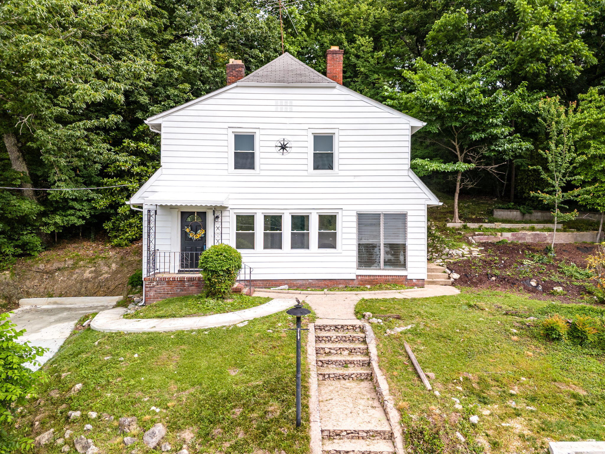 14-web-or-mls-225-longview-dr (1)