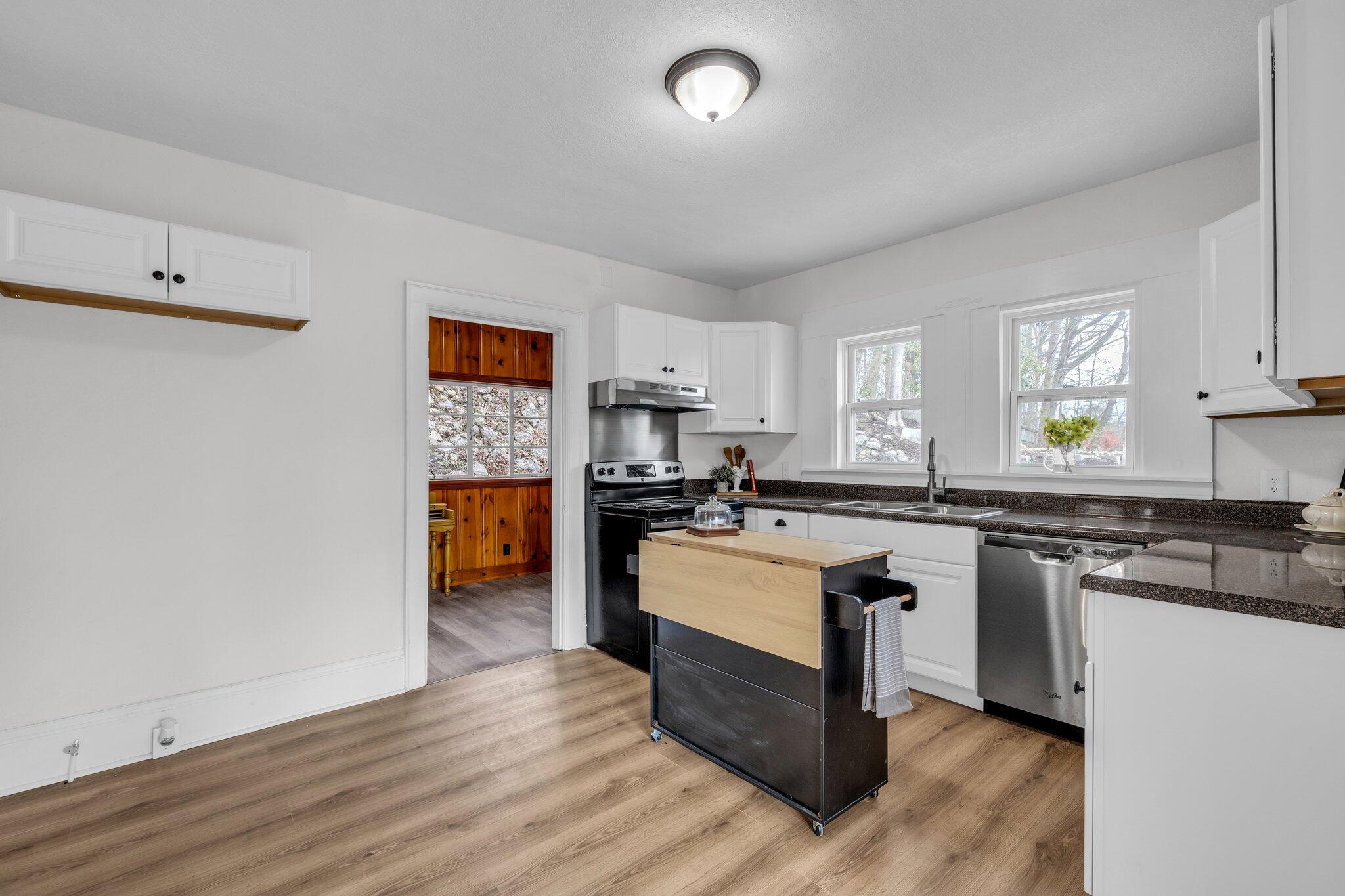 225 Longview Drive Rossville, GA 30741 - Photo 4 of 40 15-web-or-mls-225-longview-dr