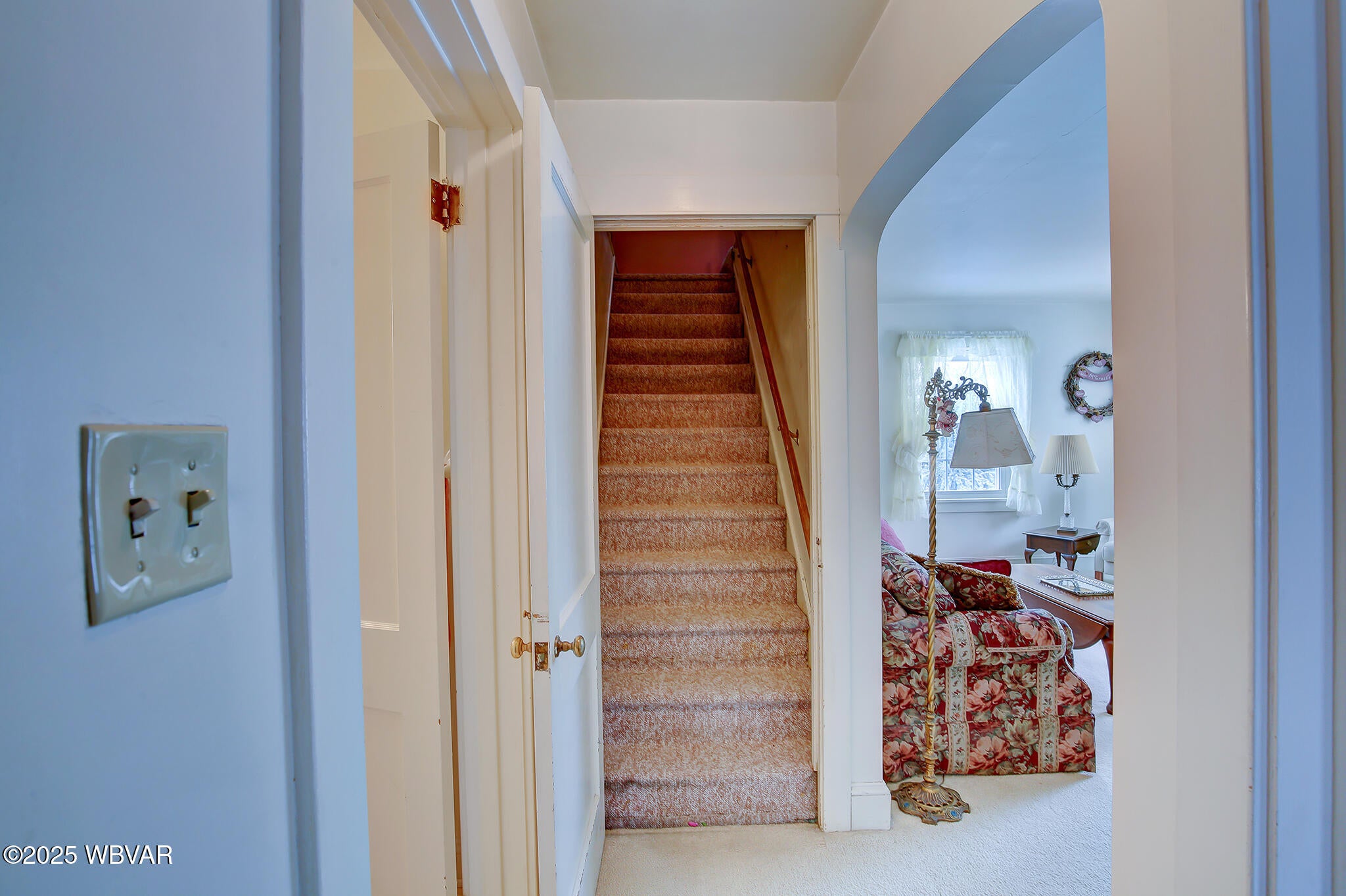 2026 Reed Street Williamsport, PA 17701 - Photo 35 of 47 Steps to Upstairs