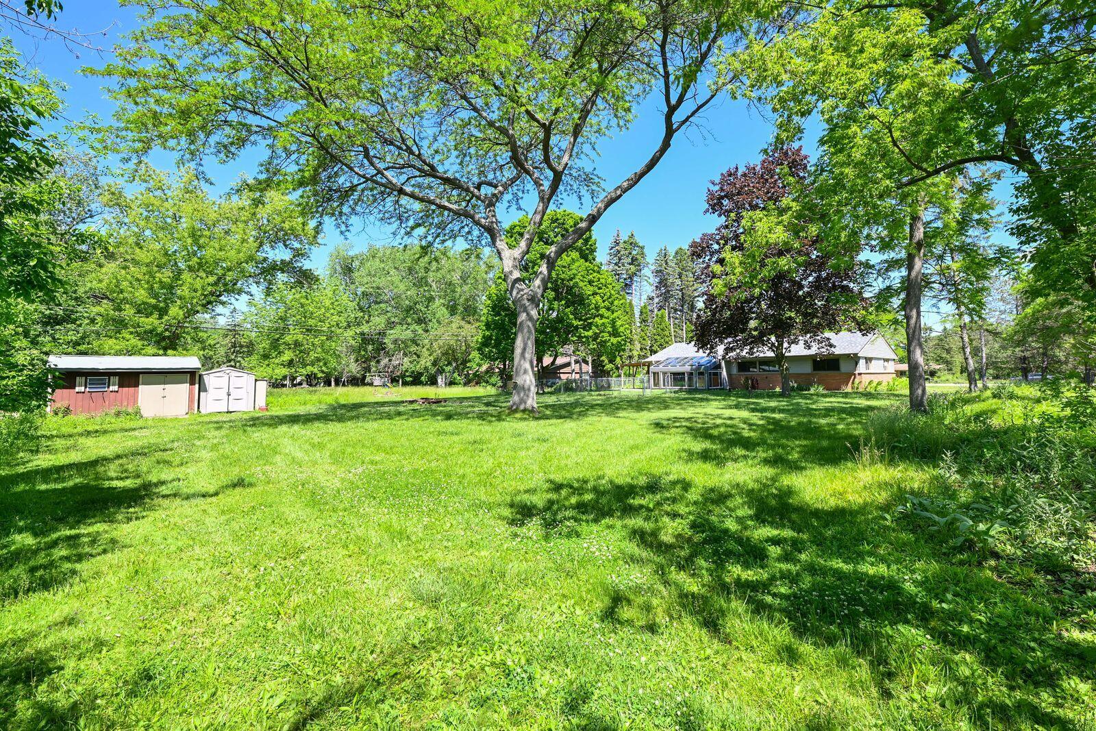 611 West Mequon Road Mequon, WI 53092 - Photo 33 of 36 33