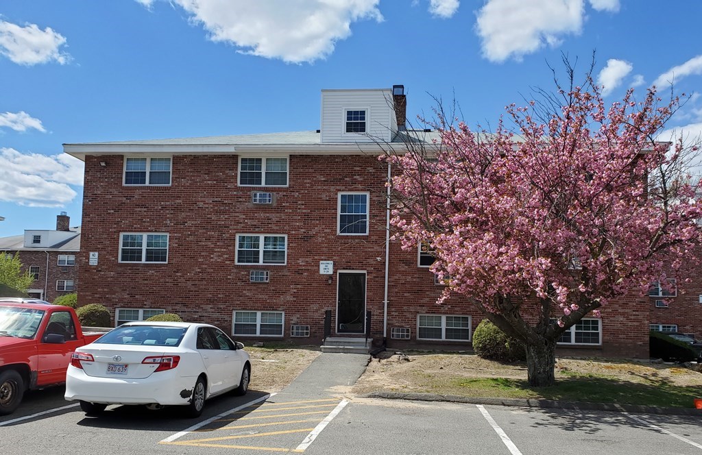 361 Hildreth Street, Unit 14 Lowell, MA 01850 - Photo 1 of 9