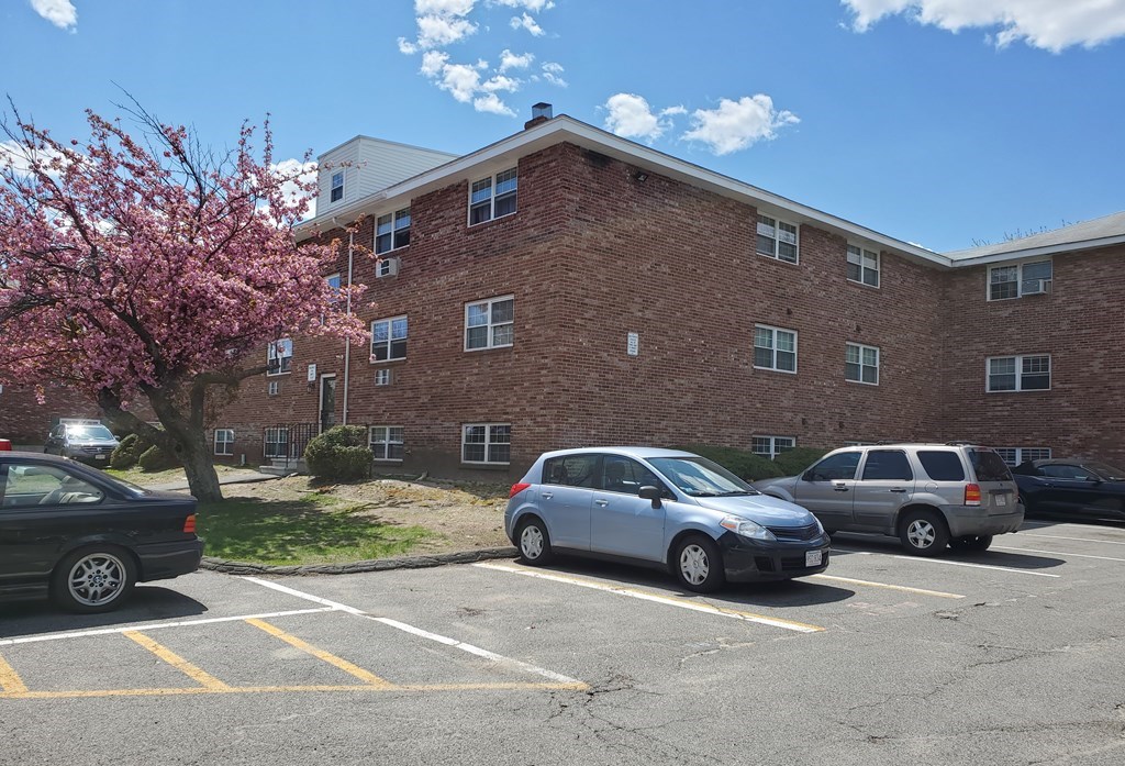 361 Hildreth Street, Unit 14 Lowell, MA 01850 - Photo 2 of 9