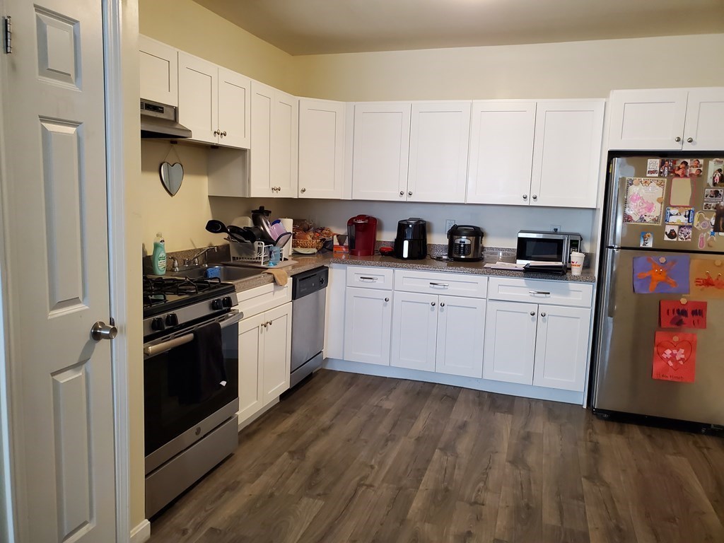 361 Hildreth Street, Unit 14 Lowell, MA 01850 - Photo 7 of 9