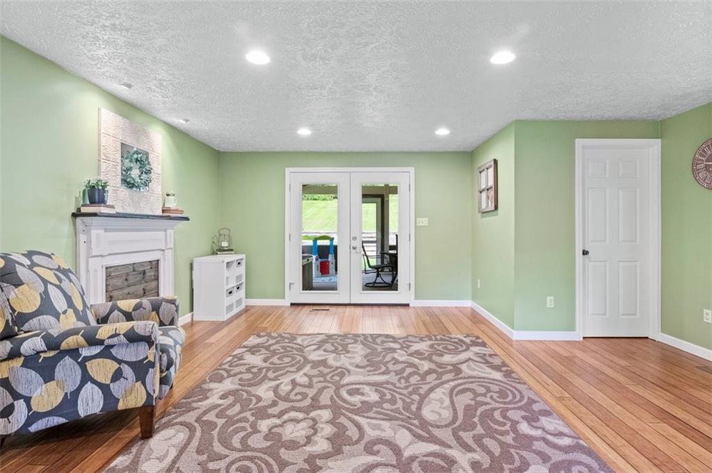 112 Sandy Hill Road Valencia, PA 16059 - Photo 7 of 24 a view of livingroom with furniture
