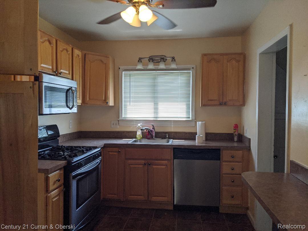 4405 High Street Ecorse, MI 48229 - Photo 6 of 26 High Kitchen 2.jpeg