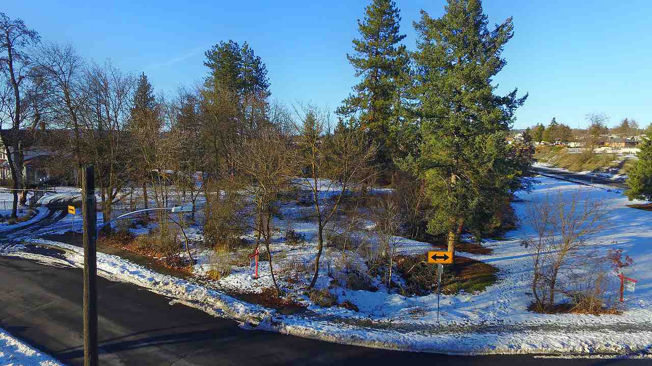1743 North W Point Road Spokane, WA 99201 - Photo 1 of 17 Gallery Image 1