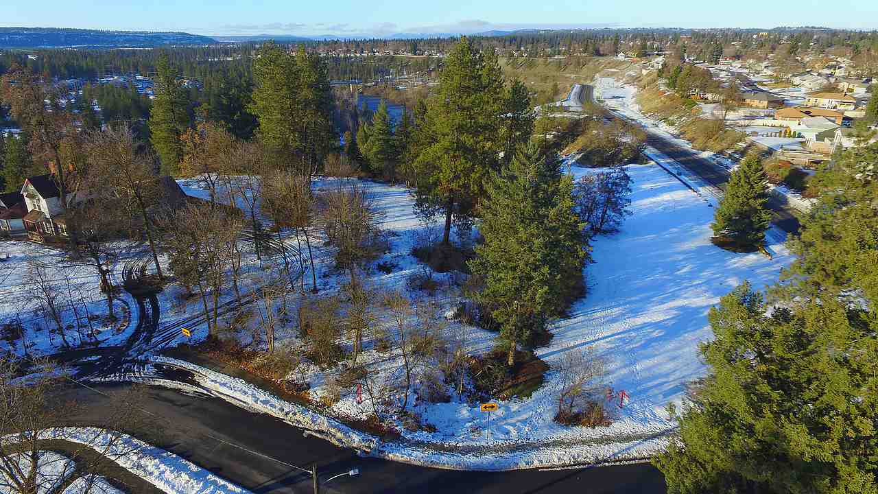 1743 North W Point Road Spokane, WA 99201 - Photo 2 of 17 Gallery Image 2