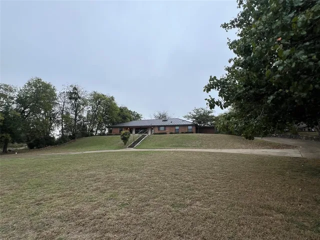 a view of a tennis court